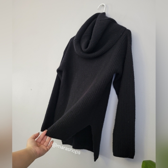 Joseph Black Cashmere Turtleneck Sweater - Picture 3 of 4